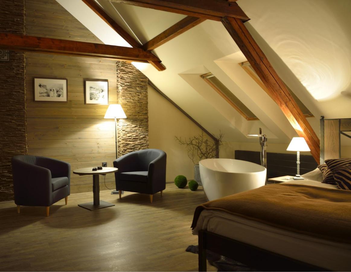 Hotel Via Ironia Vysoké Mýto Bagian luar foto