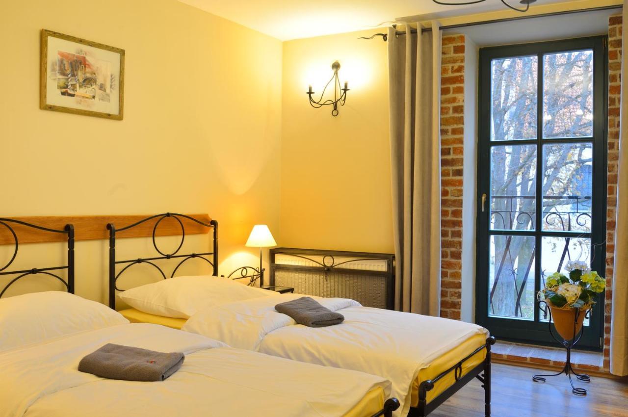Hotel Via Ironia Vysoké Mýto Bagian luar foto