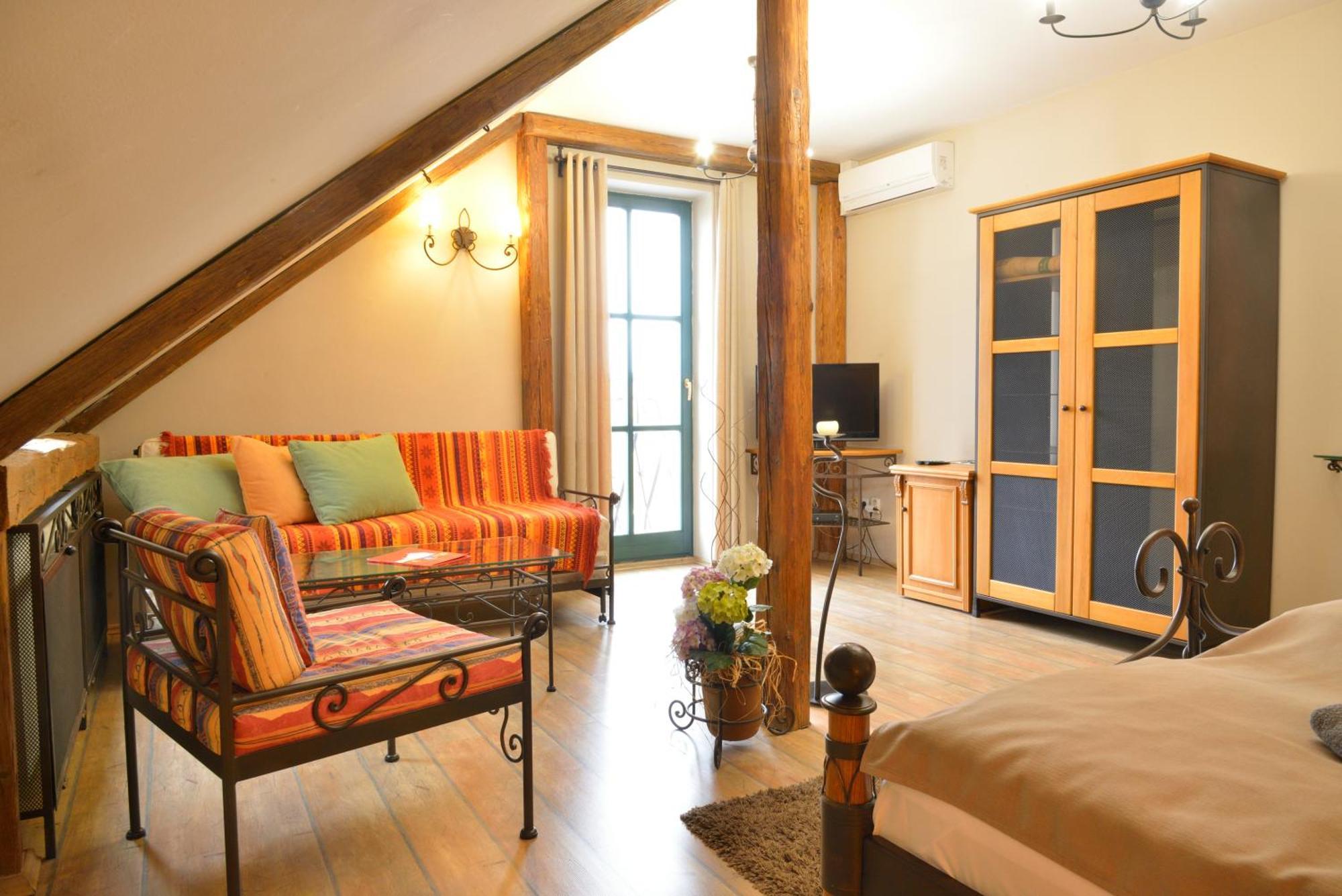 Hotel Via Ironia Vysoké Mýto Bagian luar foto