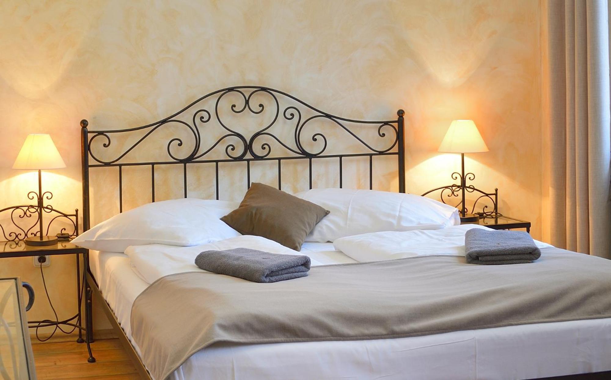 Hotel Via Ironia Vysoké Mýto Bagian luar foto