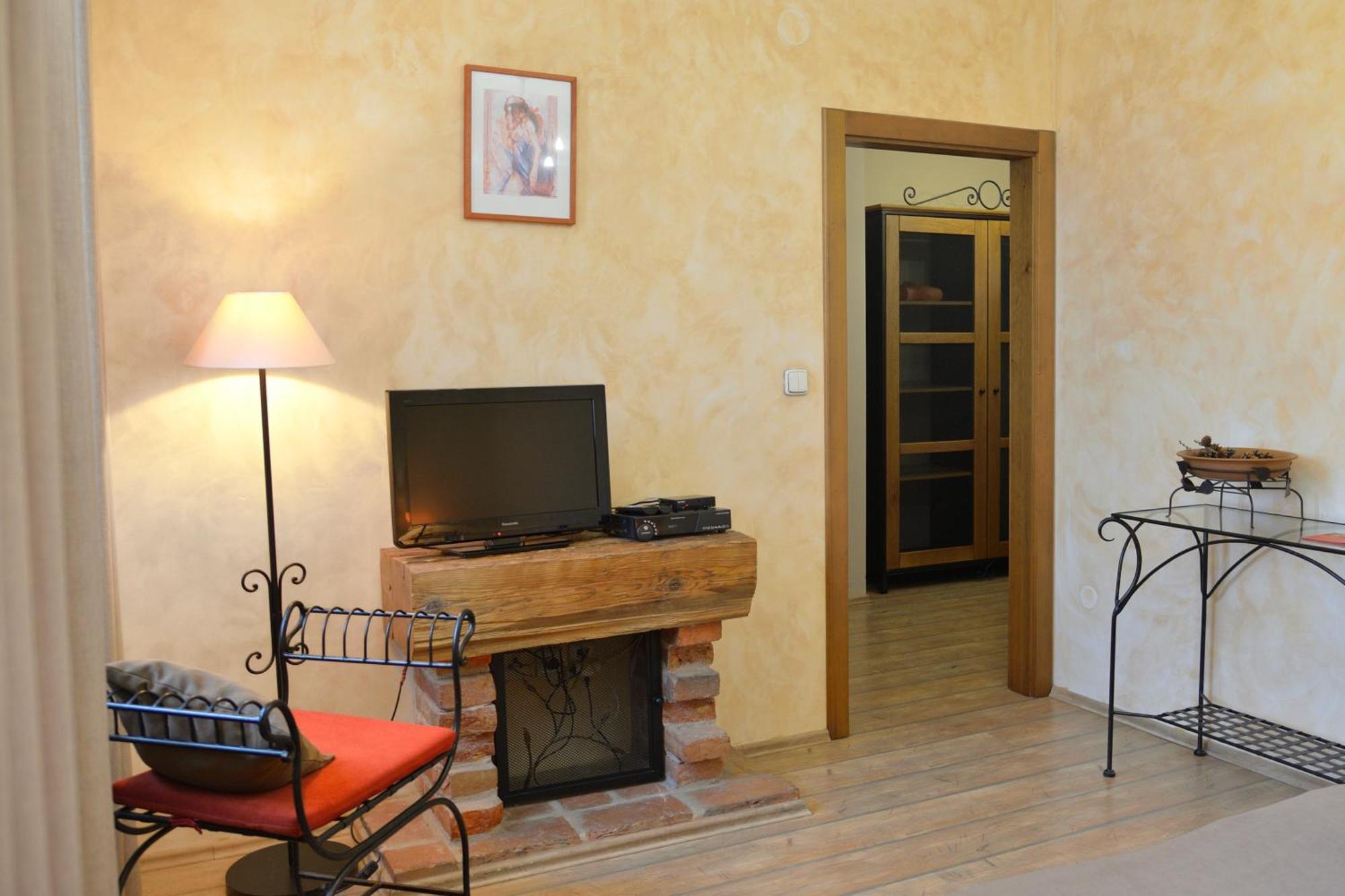Hotel Via Ironia Vysoké Mýto Bagian luar foto