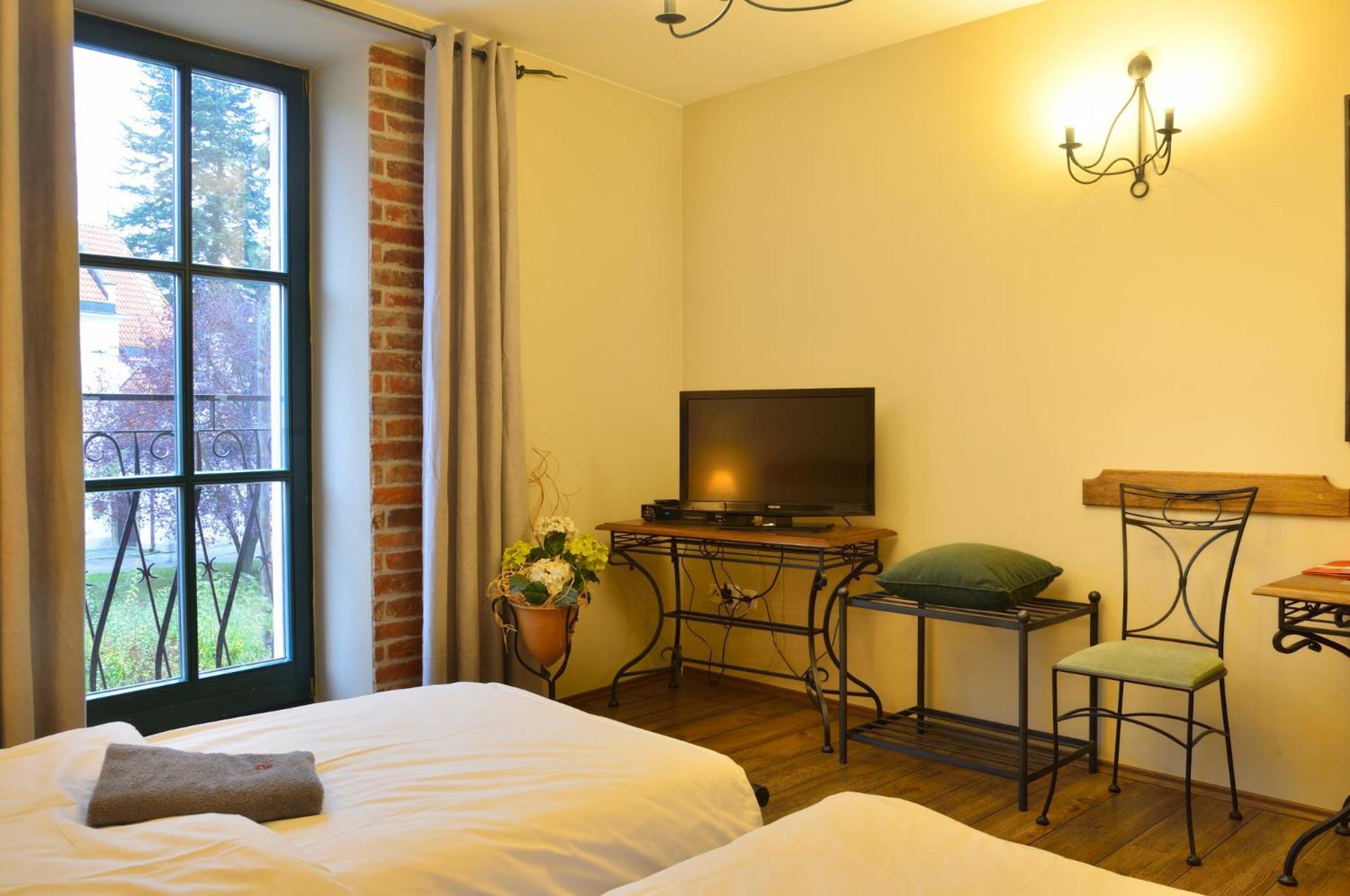 Hotel Via Ironia Vysoké Mýto Bagian luar foto